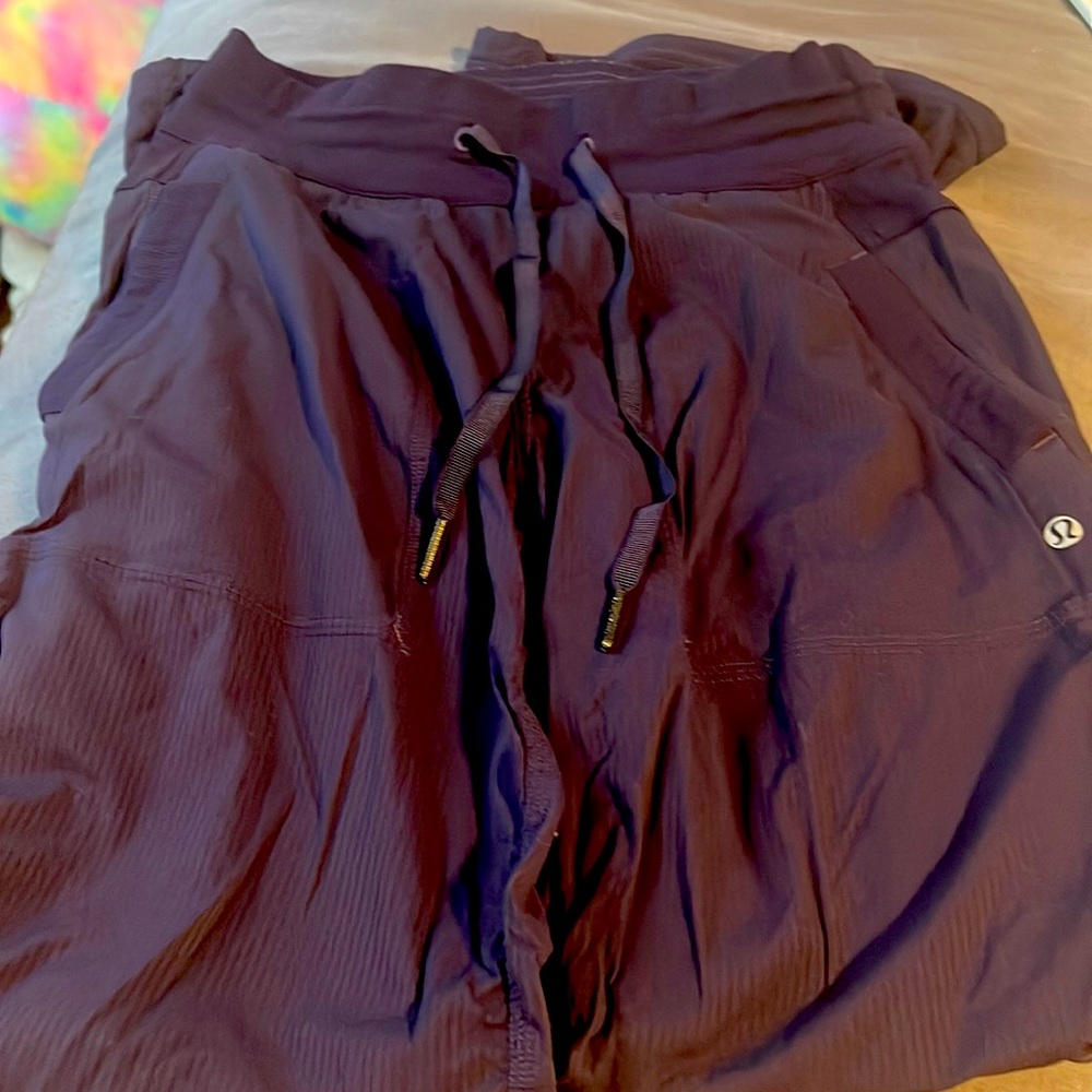 Lululemon dance pants sz 8 inside tag missing bc it scratched me when wearing